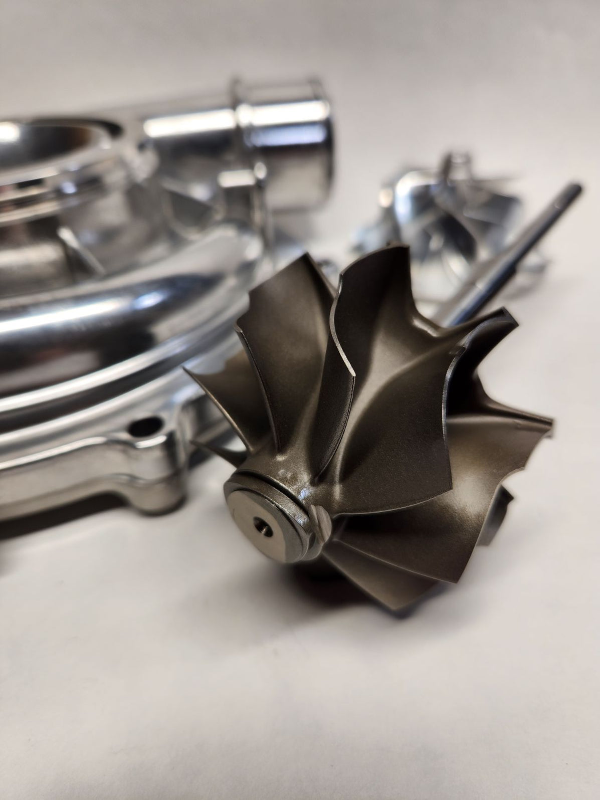 04-05 LLY 6.6 Duramax 68mm Comp Cover, 9 Blade Turbine, 68mm Billet Wh ...